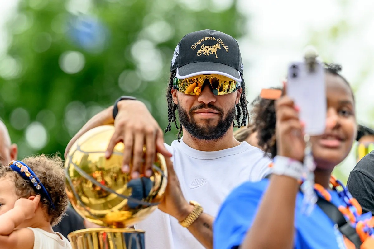 NBA赛程：尼克斯与马刺重燃总决赛宿怨，勒布朗·詹姆斯圣诞大战对阵旧主湖人