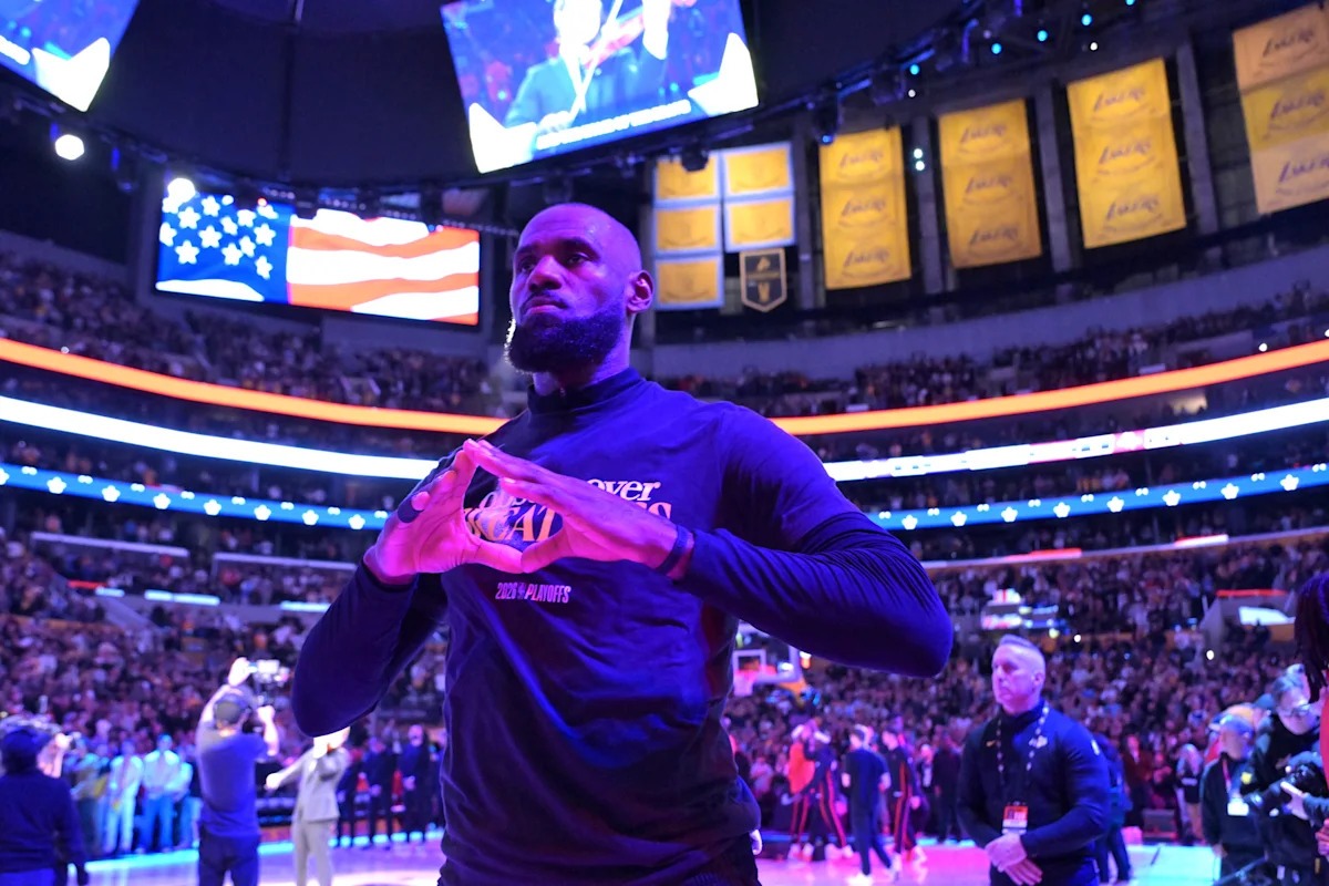 勒布朗重返洛杉矶领衔NBA圣诞大战五场赛程