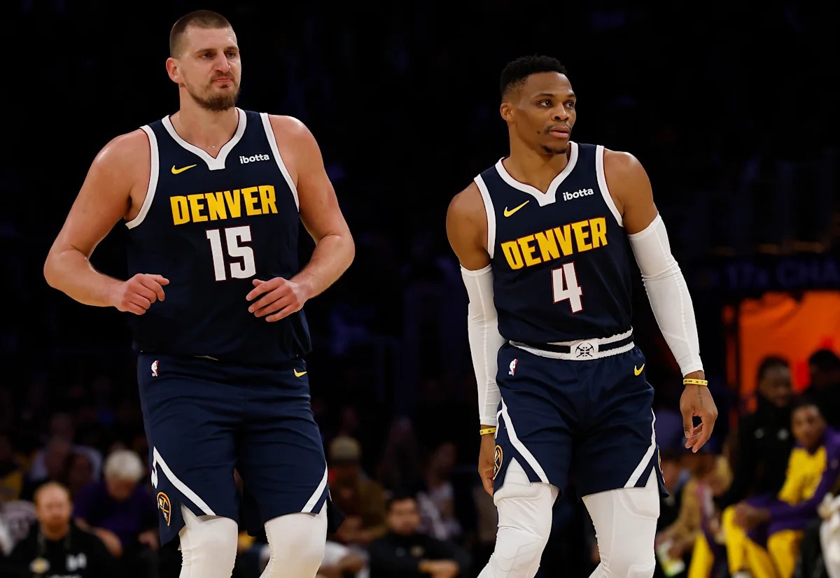 拉塞尔·威斯布鲁克以NBA三双王身份退役，但两位球员有望夺走他的王冠
