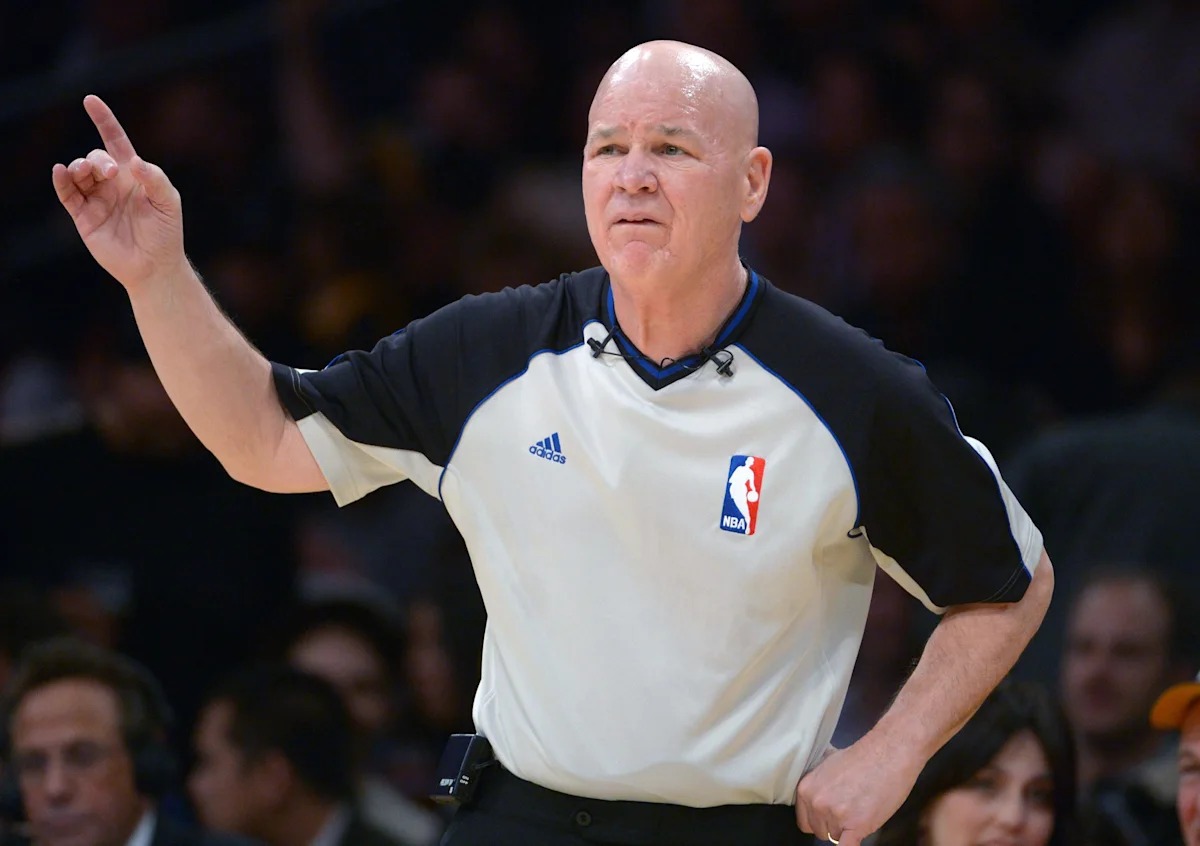 NBA裁判乔伊·克劳福德入选篮球名人堂